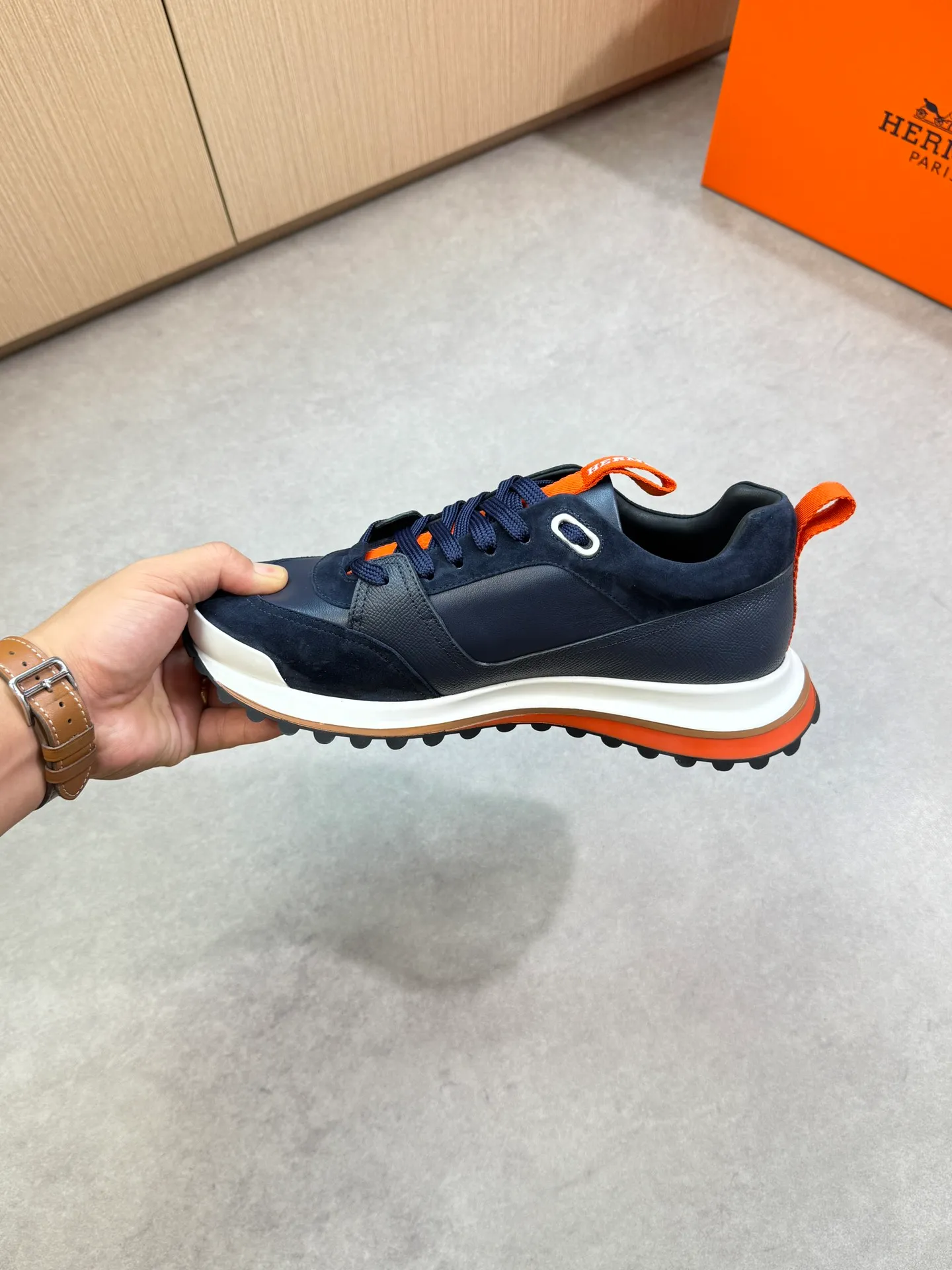 Men's shoes 💰740 [HERMES] Hermès - High-end quality original single casual sports shoes - Upper: 🔝 Nappa calfskin, palm-print cowhide, suede sheepskin leather, tongue. Heel. Brand logo webbing - Lining: brand canvas, foot pad; water-dyed cowhide - Outsole: ultra-light T men's shoes 💰U foam rubber; two-color molded outsole -Ultra-high quality control·Fine workmanship: highlighted (high-end·nobility·grade) -Size: 39-44 (38, 45, can be customized)·0118
